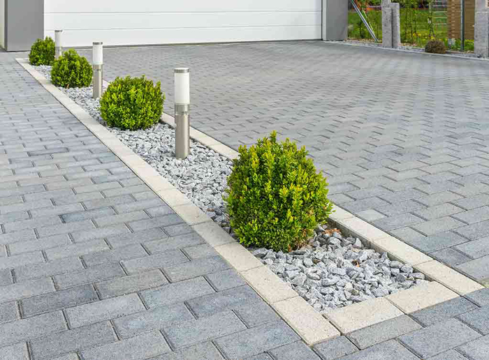A landscaped modern patio